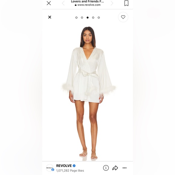 Feleur Robe in Ivory - Picture 2 of 5